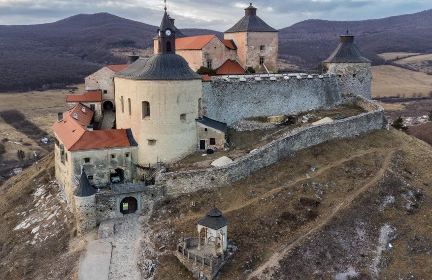 Castle Krásna Hôrka, Krásnohorské Podhradie, Slovakia, Slovakia
